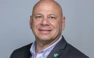 headshot of Julio Vega